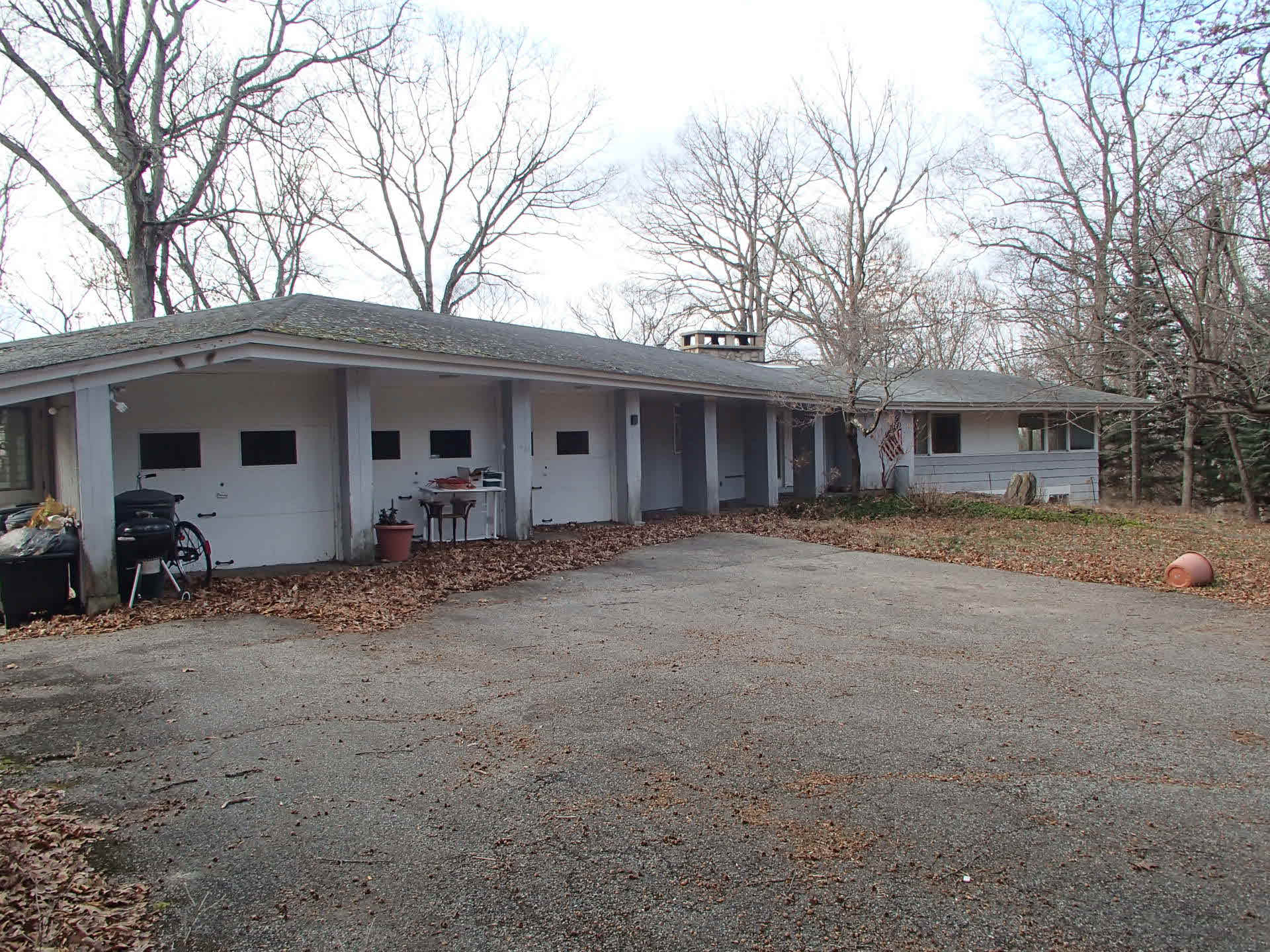 Building photograph for 128 CEDAR HILL RD